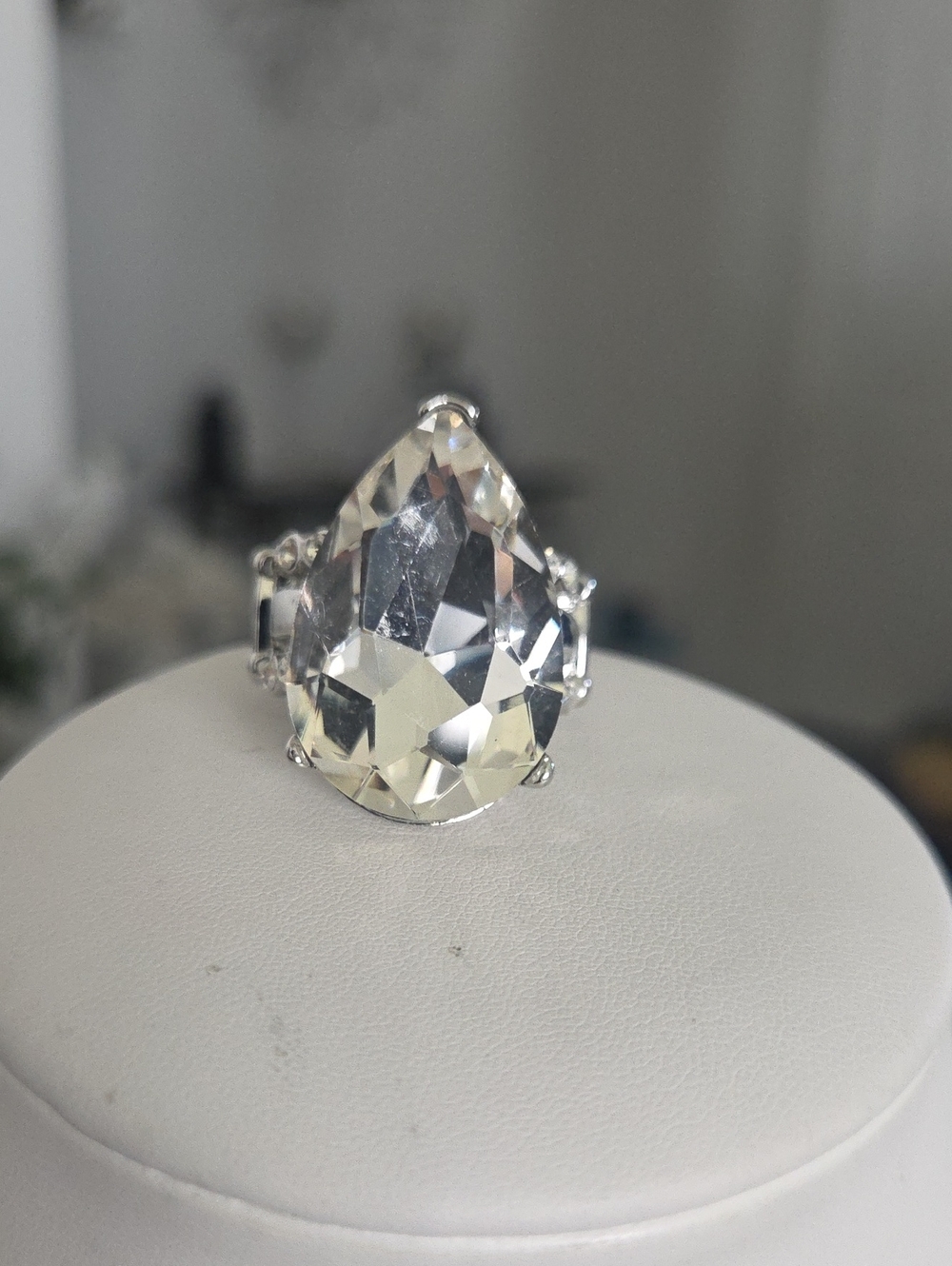 Paparazzi Dining On Dazzle White Ring NWT
